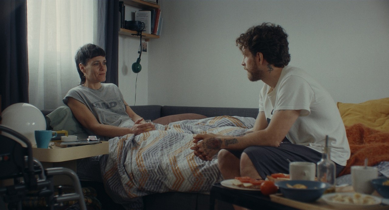 Fotograma de la película "Esmorza amb mi"