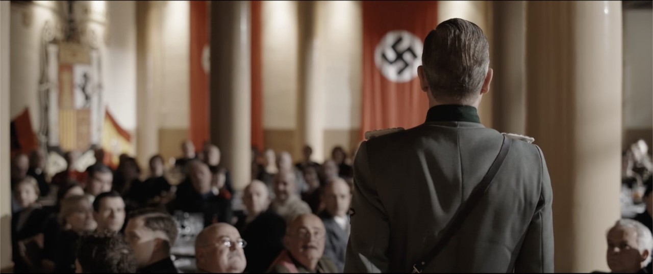 Fotograma de la película "La invasió dels bàrbars"