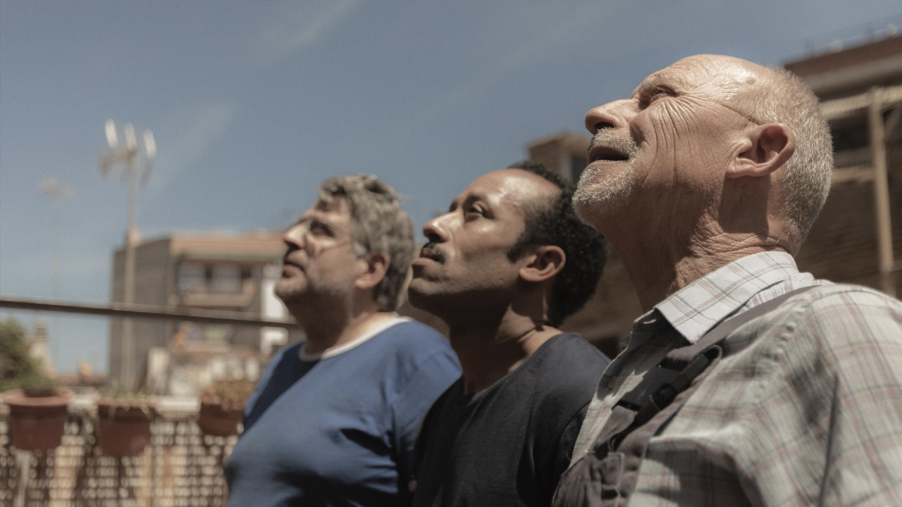 Fotograma de la película Seis días corrientes