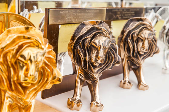 Foto de trofeos de Cannes Lions