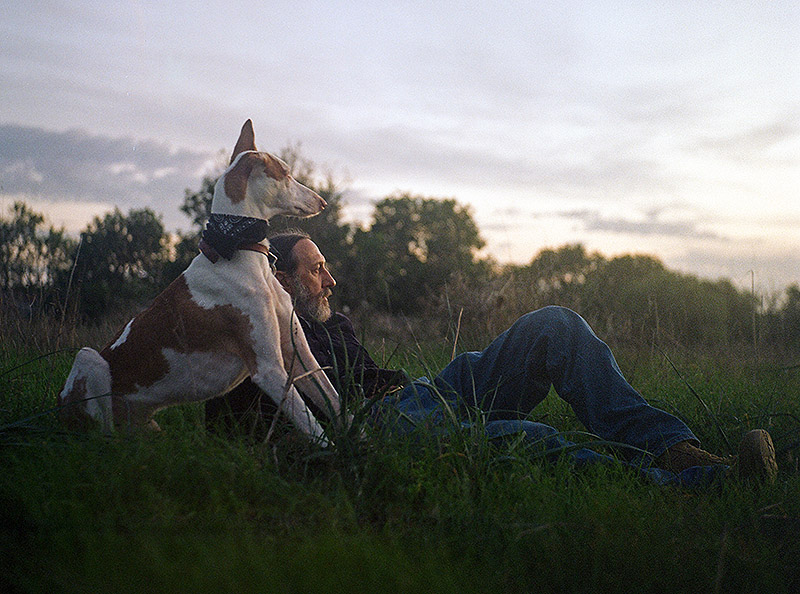 Fotograma de la película "The Designer is Dead"