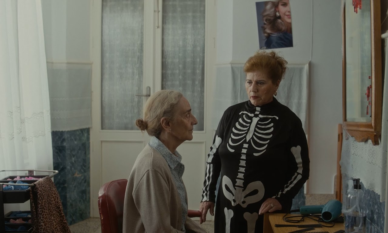 Fotograma de la película "Bodegón con fantasmas"