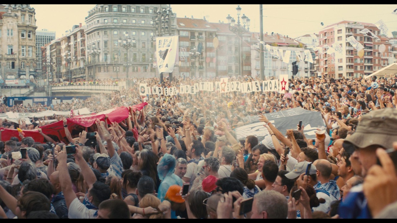 Fotograma de la película "Jone, batzuetan"