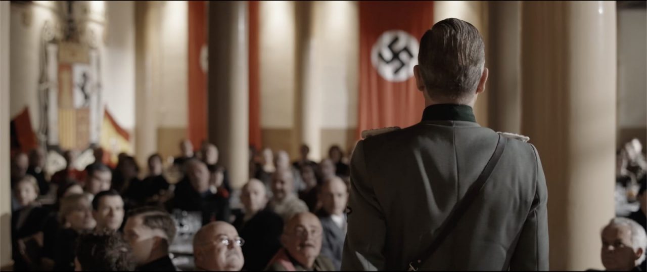 Fotograma de la película "La invasió dels bàrbars"