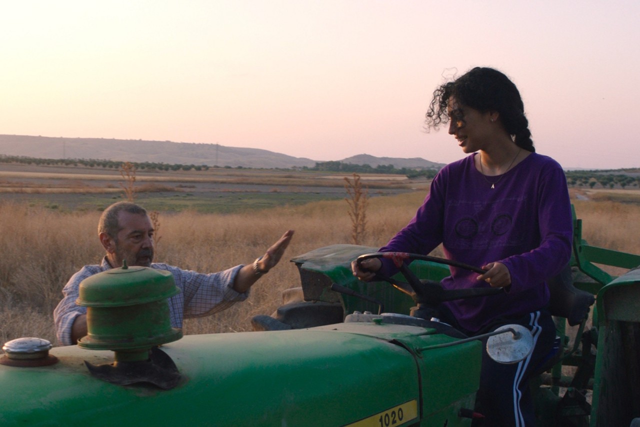Fotograma de la película "La tierra de Amira"