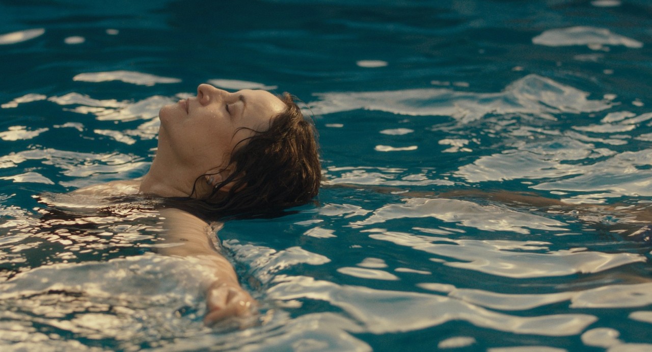 Fotograma de la película "Las líneas discontinuas"