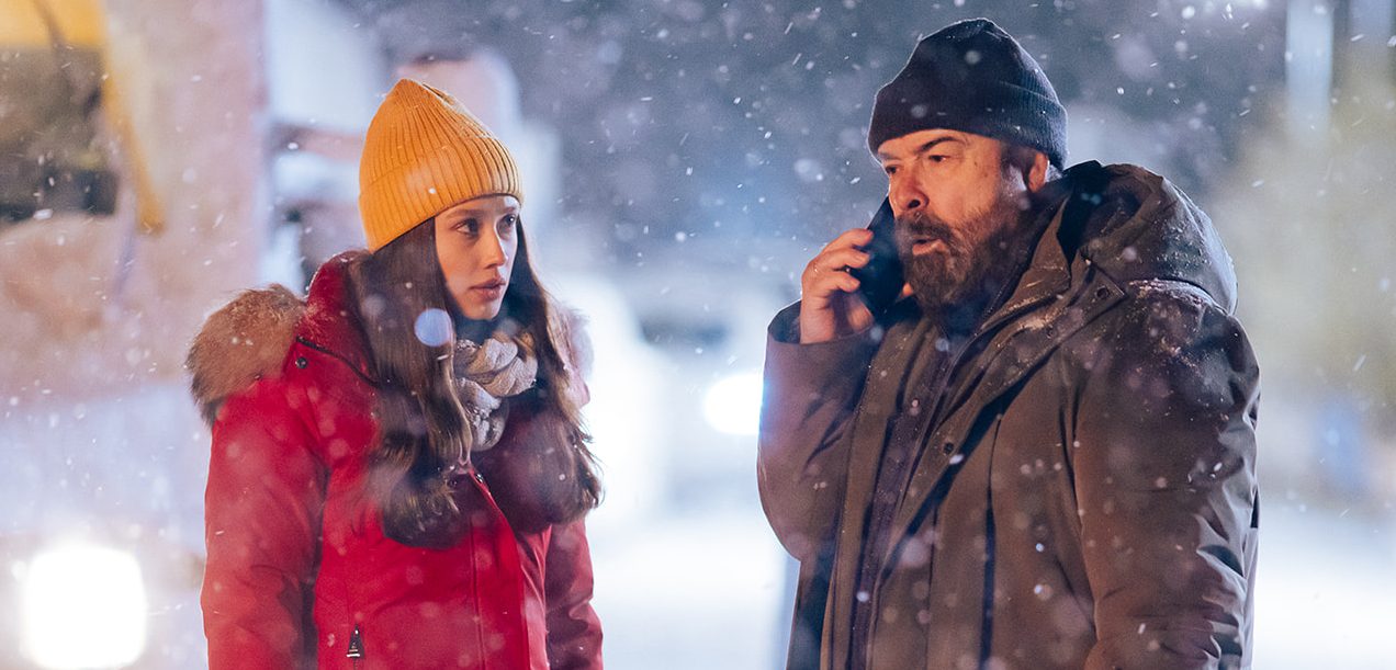 Fotograma de la película "Mikaela"