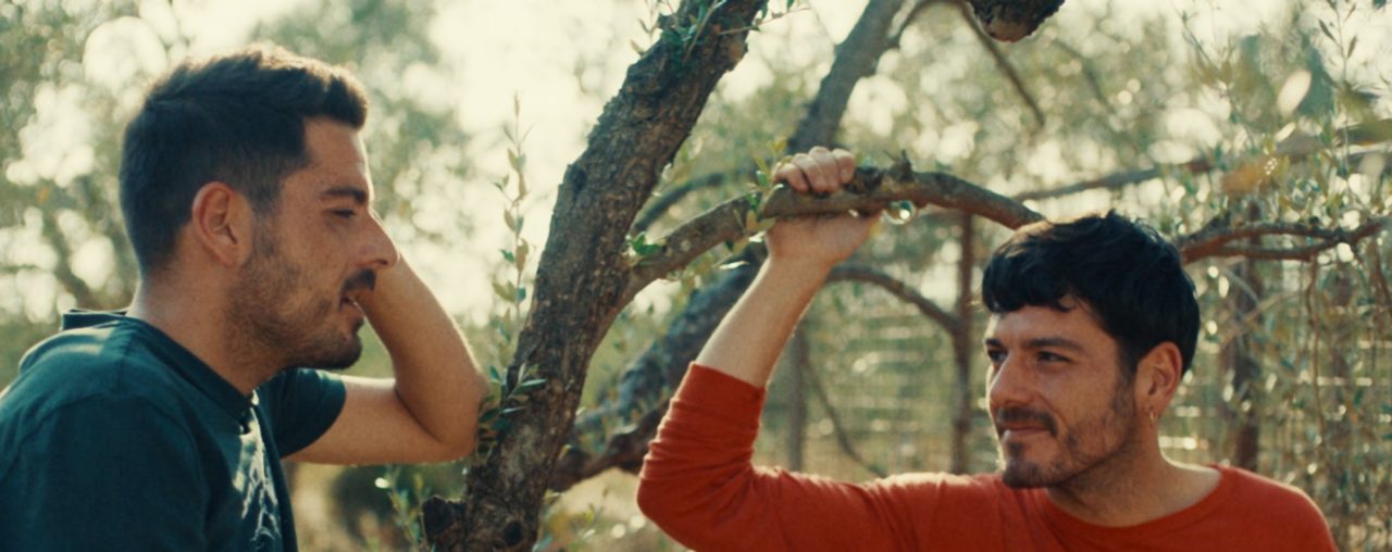 Fotograma de la película "Por donde pasa el silencio"