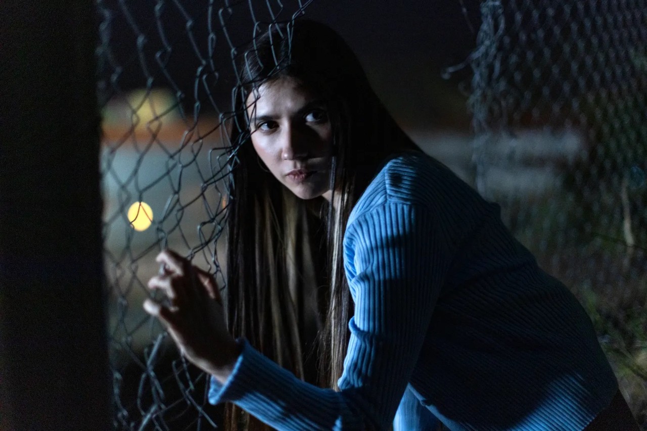 Fotograma de la serie La chica invisible