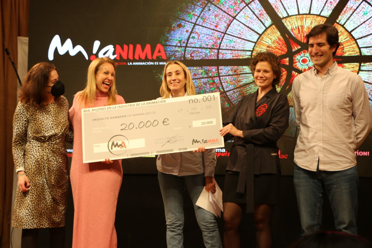 Creadoras de Rock Bottom recogen un cheque de 20000€
