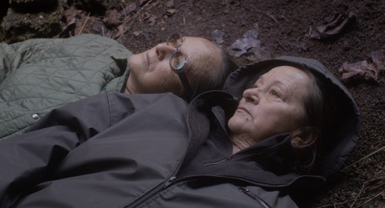 Fotograma del documental "La hojarasca"