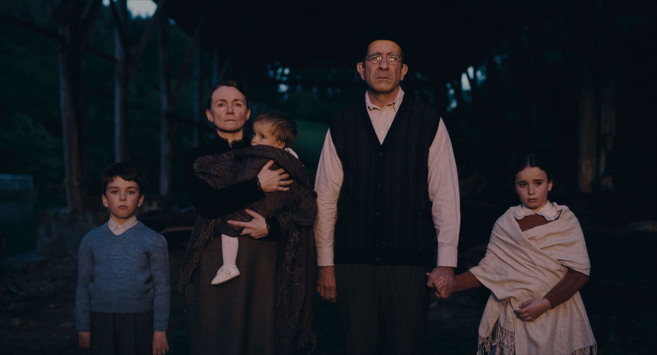 Fotograma de la película "Karmele"