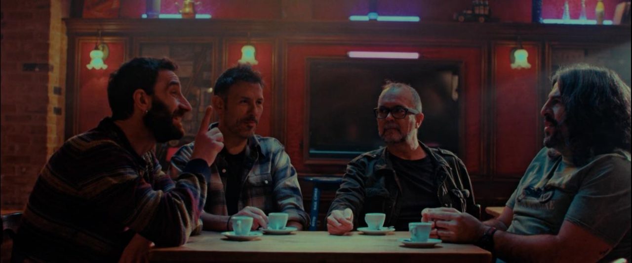 Fotograma de la película "Sujétame el cubata"
