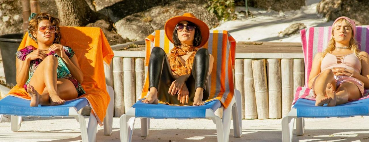 Fotograma de la serie Sky Rojo