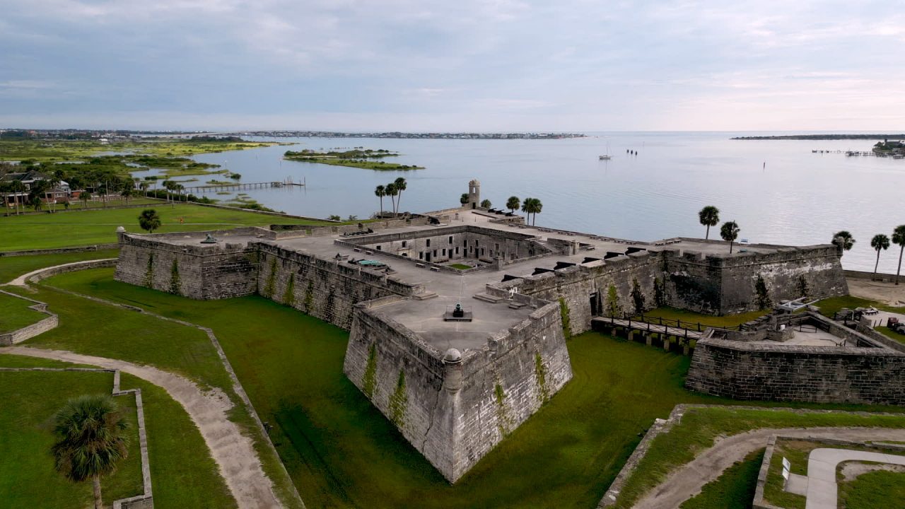 Fotograma de la película "We the Hispanos. El legado hispano en Estados Unidos"
