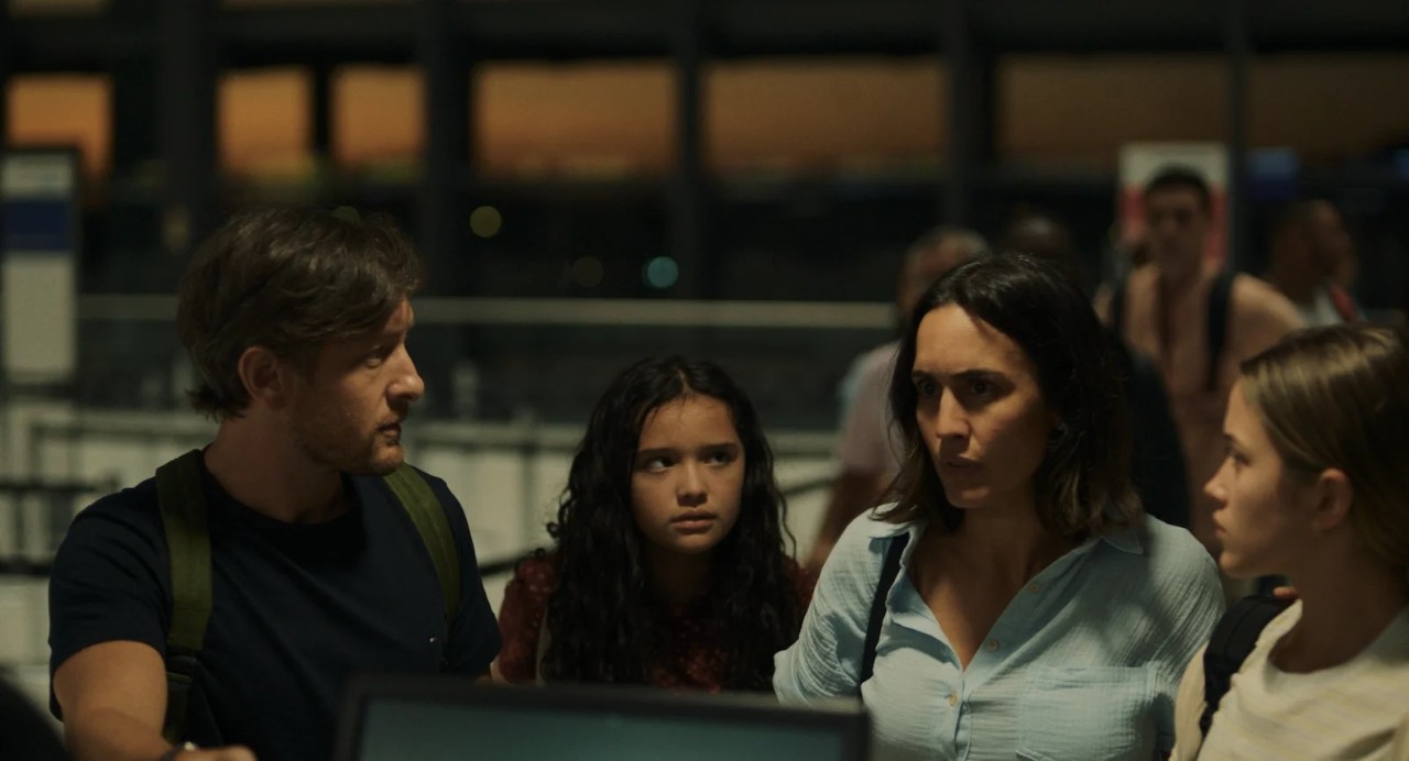 Fotograma de la película "Papeles"