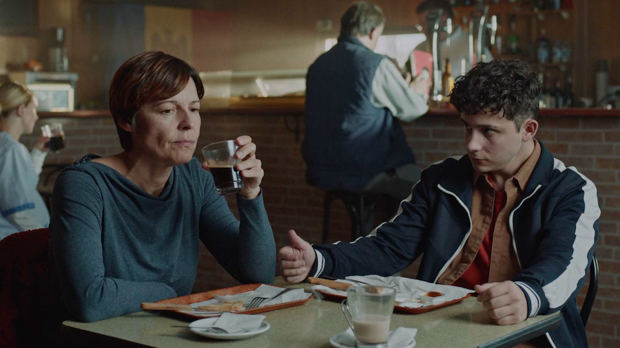 Fotograma de la película "Un largo viaje"