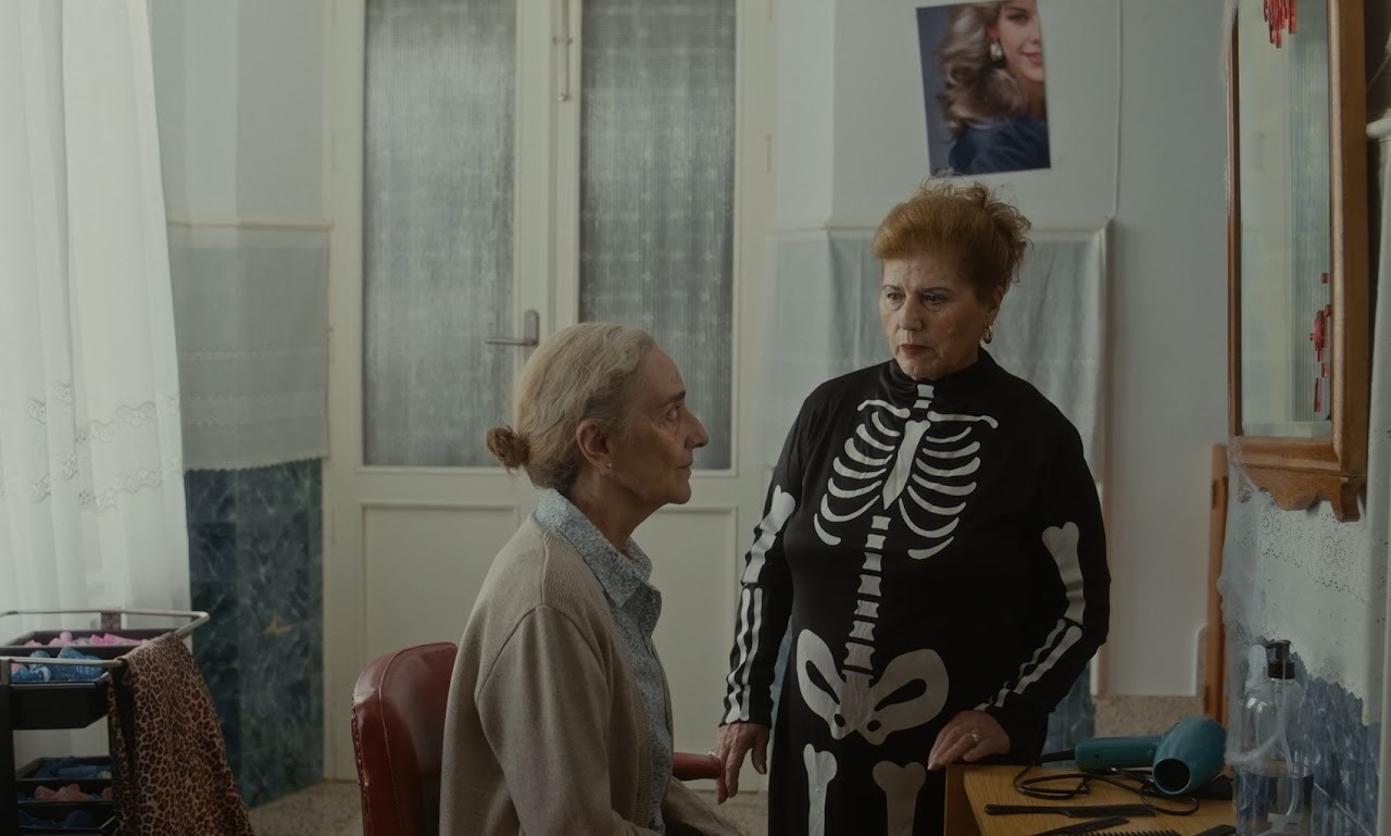 Fotograma de la película "Bodegón con fantasmas"