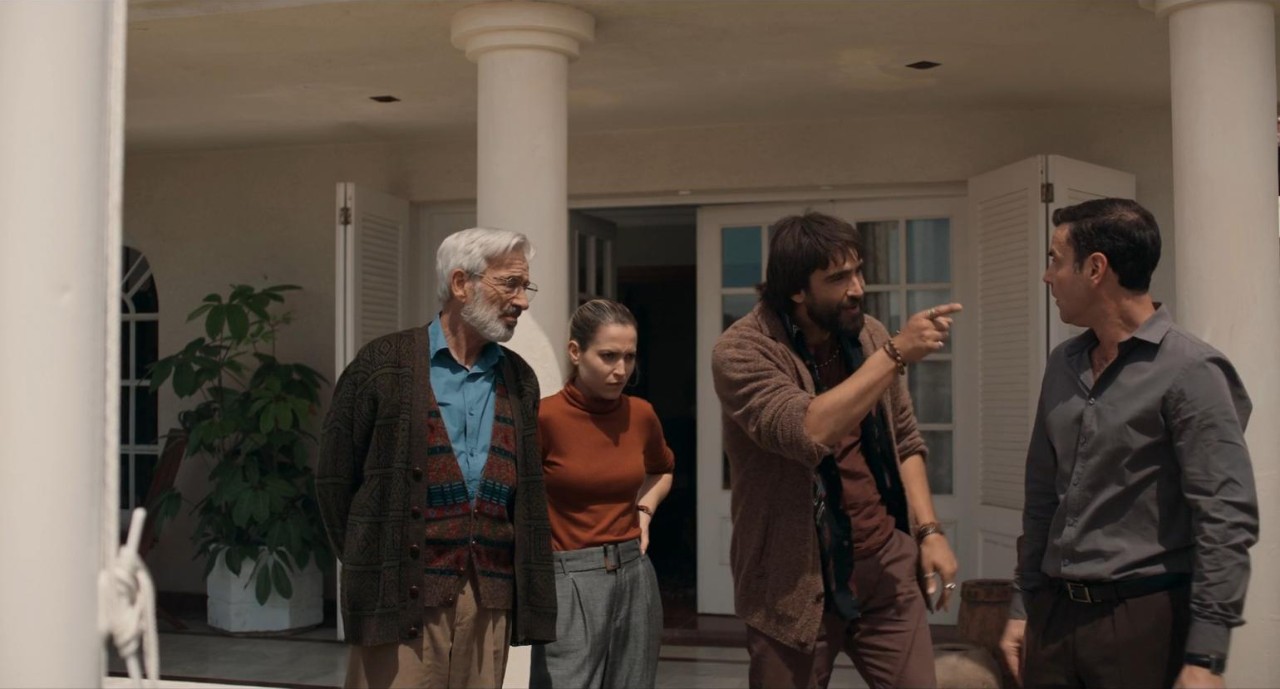 Fotograma de la película "La bandera"